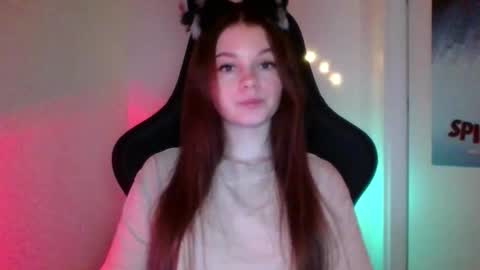 Snapshot of astradream_ chatting on 6, 11, 2025 astradream_ online show from 6, 11, 2025