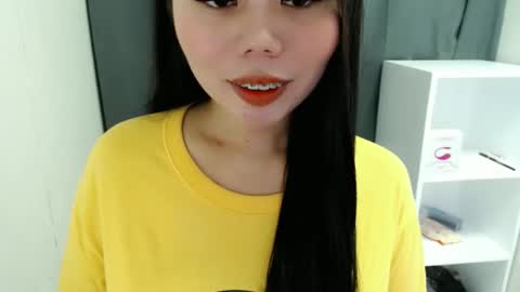 Snapshot of asuna_charming chatting on 27, 4, 2026 asuna_charming online show from 27, 4, 2026