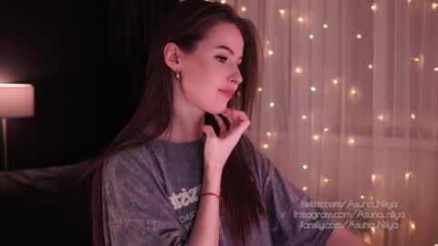 Snapshot of asuna_niiya chatting on 1, 3, 2025 Asuna Niiya - online show from 1, 3, 2025