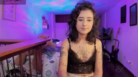 Snapshot of atenea_dragon__ chatting on 11, 11, 2025 Atenea online show from 11, 11, 2025