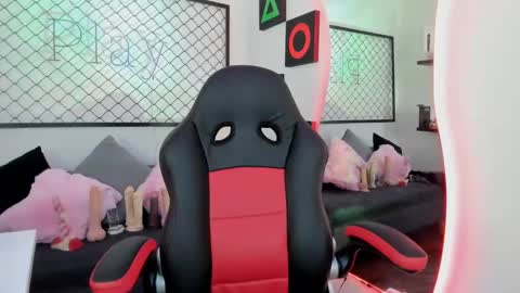 Snapshot of atenea_klett_ chatting on 3, 2, 2025 ATENEA online show from 3, 2, 2025