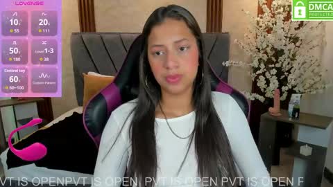 Snapshot of atiena_ chatting on 21, 4, 2026 Atiena online show from 21, 4, 2026