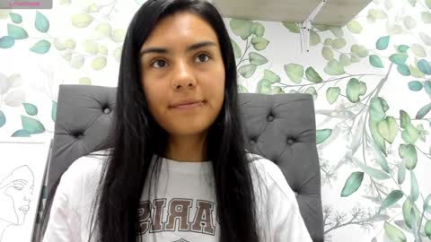 Snapshot of atilana_diaz chatting on 15, 1, 2025 Atilana Diaz online show from 15, 1, 2025
