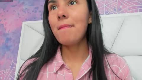 Snapshot of atilana_diaz chatting on 10, 9, 2025 Atilana Diaz online show from 10, 9, 2025