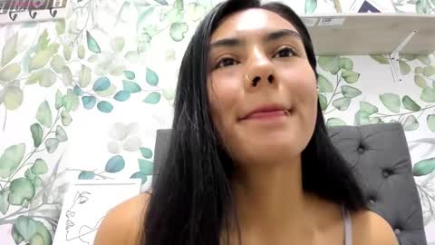 Snapshot of atilana_diaz chatting on 6, 10, 2025 Atilana Diaz online show from 6, 10, 2025