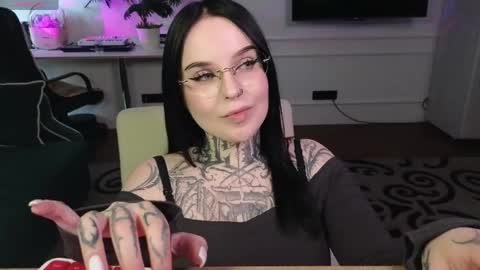 online every day between 10am-23pm online show from 11, 4, 2026