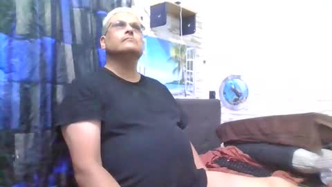 Snapshot of atr2424293280 chatting on 19, 4, 2026 A online show from 19, 4, 2026