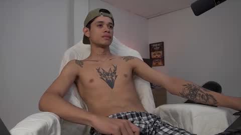 Snapshot of atreus_oficial chatting on 20, 10, 2025 Atreus online show from 20, 10, 2025