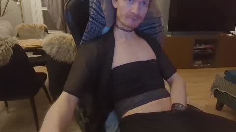 Snapshot of atvulpes chatting on 19, 1, 2025 Max Powers online show from 19, 1, 2025