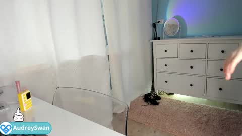 Snapshot of audrey_swann chatting on 15, 10, 2025 Mary online show from 15, 10, 2025