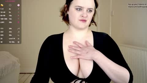 Snapshot of audreyjacq chatting on 3, 2, 2026 Audrey Jacq online show from 3, 2, 2026