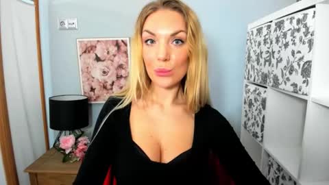 Snapshot of aullorasensual chatting on 11, 12, 2024 AulloraSensual online show from 11, 12, 2024