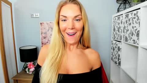 Snapshot of aullorasensual chatting on 6, 2, 2025 AulloraSensual online show from 6, 2, 2025