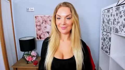 Snapshot of aullorasensual chatting on 16, 2, 2025 AulloraSensual online show from 16, 2, 2025