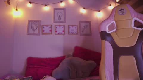 Snapshot of aura_rouss chatting on 14, 11, 2025 aura_rouss online show from 14, 11, 2025