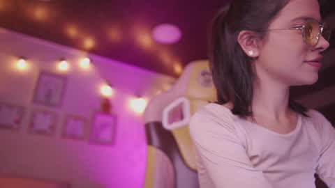 Snapshot of aura_rouss chatting on 17, 12, 2025 aura_rouss online show from 17, 12, 2025