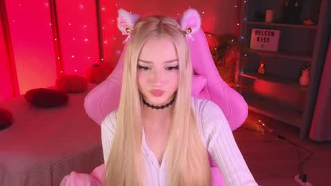 Aura online show from 3, 5, 2026