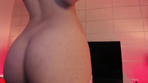 Snapshot of aurora_bellmont chatting on 30, 10, 2025 Aurora online show from 30, 10, 2025