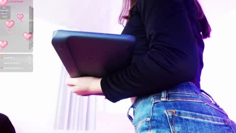 Snapshot of aurora_blossom__ chatting on 7, 1, 2025 Aurora online show from 7, 1, 2025