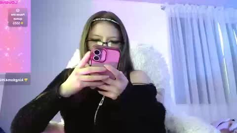 Snapshot of aurora_blossom__ chatting on 19, 9, 2025 Aurora online show from 19, 9, 2025