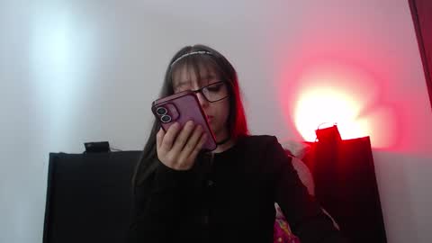 Snapshot of aurora_blossom__ chatting on 22, 10, 2025 Aurora online show from 22, 10, 2025