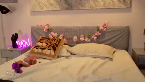Snapshot of aurora_radiance chatting on 14, 7, 2026 Serena online show from 14, 7, 2026