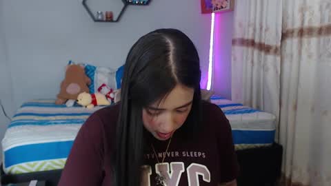 Snapshot of aurora_shy_ chatting on 18, 12, 2024 Aurora online show from 18, 12, 2024