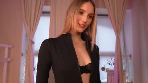 Aurora online show from 28, 9, 2025