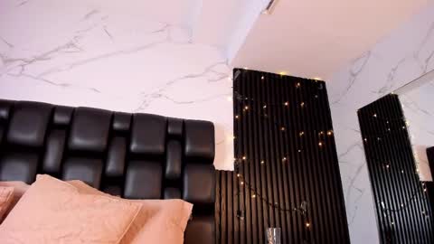 Aurora online show from 19, 9, 2025