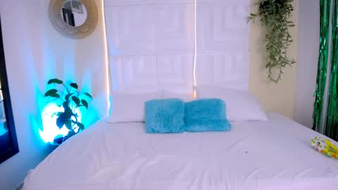 INSTAGRAM AURORA MCRY online show from 31, 3, 2026