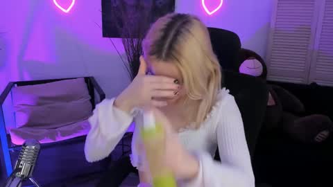 aurorawrenfield online show from 2, 4, 2026