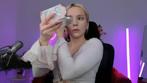 Snapshot of aurorawrenfield chatting on 27, 5, 2026 aurorawrenfield online show from 27, 5, 2026