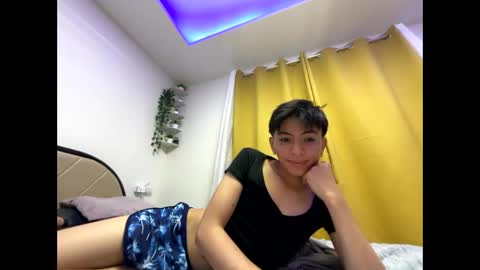 Snapshot of aus_thin02 chatting on 16, 11, 2025 Austin online show from 16, 11, 2025