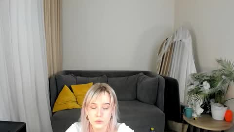 Snapshot of avabloom_ chatting on 2, 11, 2025 avabloom_ online show from 2, 11, 2025