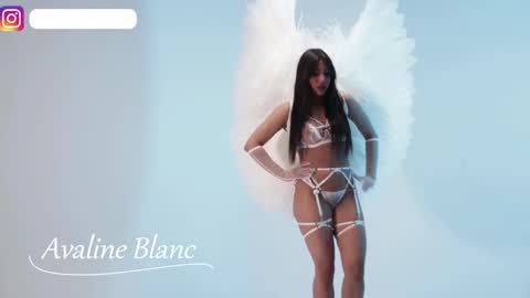 Snapshot of avaline_blanc chatting on 25, 12, 2024 Avaline Help me reach 100 likes TRANSMISSION EVERY DAY FROM 39 PM online show from 25, 12, 2024