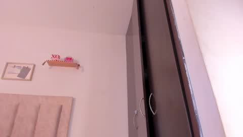 Snapshot of avaline_blanc chatting on 21, 2, 2025 Avaline Help me reach 100 likes TRANSMISSION EVERY DAY FROM 39 PM online show from 21, 2, 2025