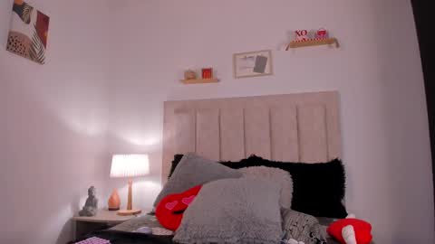 Snapshot of avaline_blanc chatting on 25, 2, 2025 Avaline Help me reach 100 likes TRANSMISSION EVERY DAY FROM 39 PM online show from 25, 2, 2025