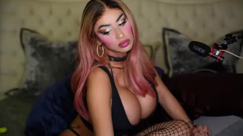 AvalonnFoxx online show from 13, 1, 2026