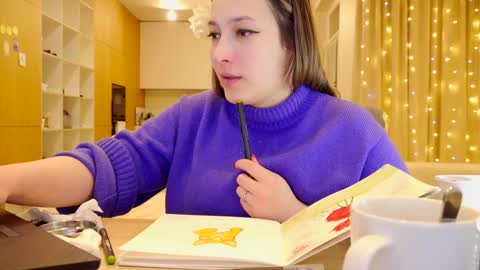 Snapshot of aveksmr chatting on 14, 1, 2025 Kate  online show from 14, 1, 2025