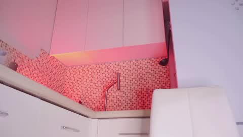 Snapshot of aveksmr chatting on 25, 10, 2025 Kate  online show from 25, 10, 2025