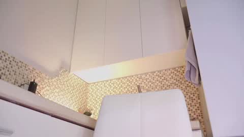 Snapshot of aveksmr chatting on 29, 10, 2025 Kate  online show from 29, 10, 2025