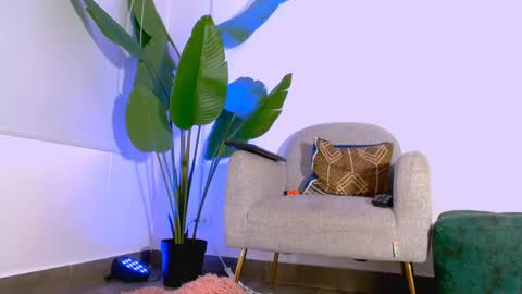 Snapshot of aveline_nuit chatting on 2, 6, 2026 Hi im aqua is nice with me online show from 2, 6, 2026