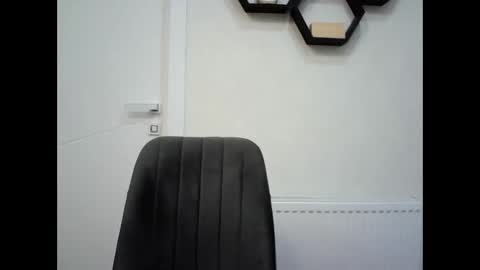 Aveline online show from 4, 3, 2026