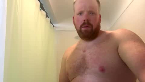 Snapshot of averagedan90 chatting on 23, 10, 2025 Dan online show from 23, 10, 2025