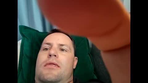 Snapshot of averagejoe2025 chatting on 21, 4, 2026 averagejoe2025 online show from 21, 4, 2026