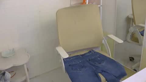 Snapshot of averageuncut1 chatting on 3, 2, 2026 Rhian online show from 3, 2, 2026