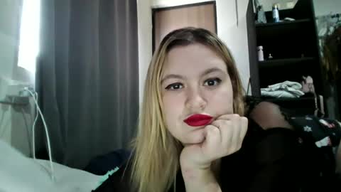 Snapshot of avery_doll21 chatting on 23, 6, 2026 Avery Doll online show from 23, 6, 2026
