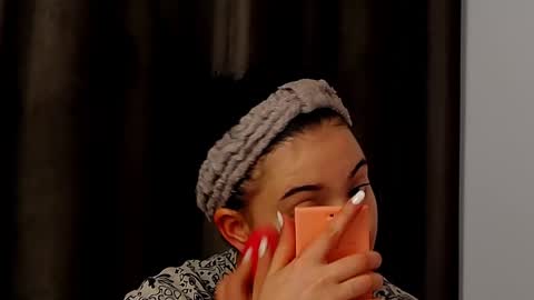 AveryWillow online show from 2, 1, 2025