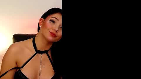 AveryWillow online show from 2, 1, 2025