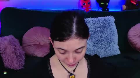 AveryWillow online show from 5, 4, 2026